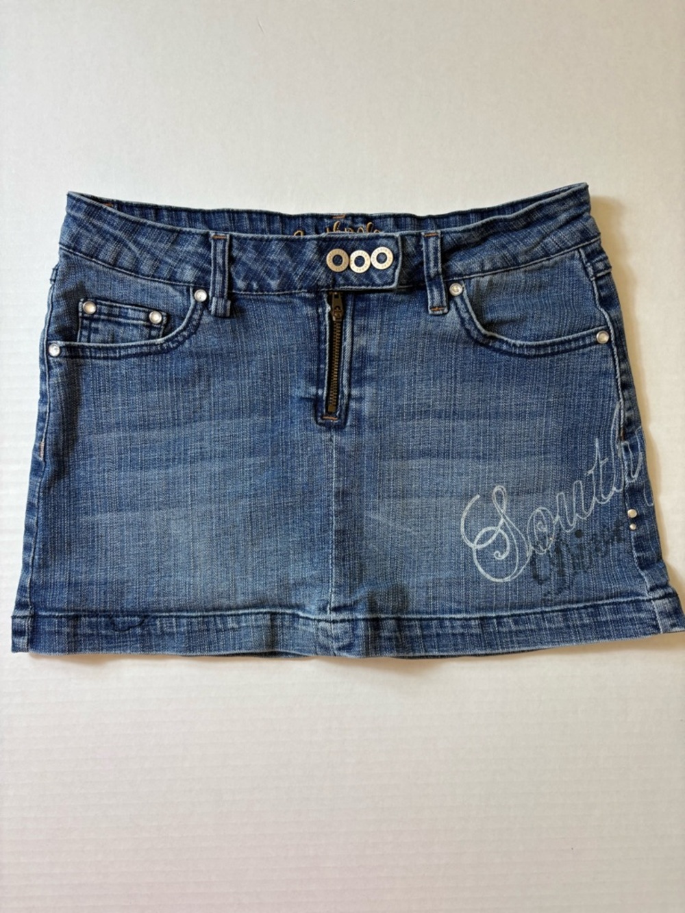 Southpole Jeans Womens Size 5 Denim Mini Skirt Y2K Low Rise Zip Front Blue Logo